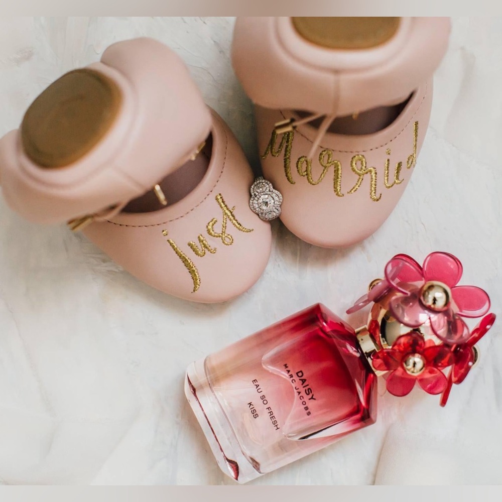 *worn once* kate spade new york
Gwen Leather Just Married Travel Ballet Flats